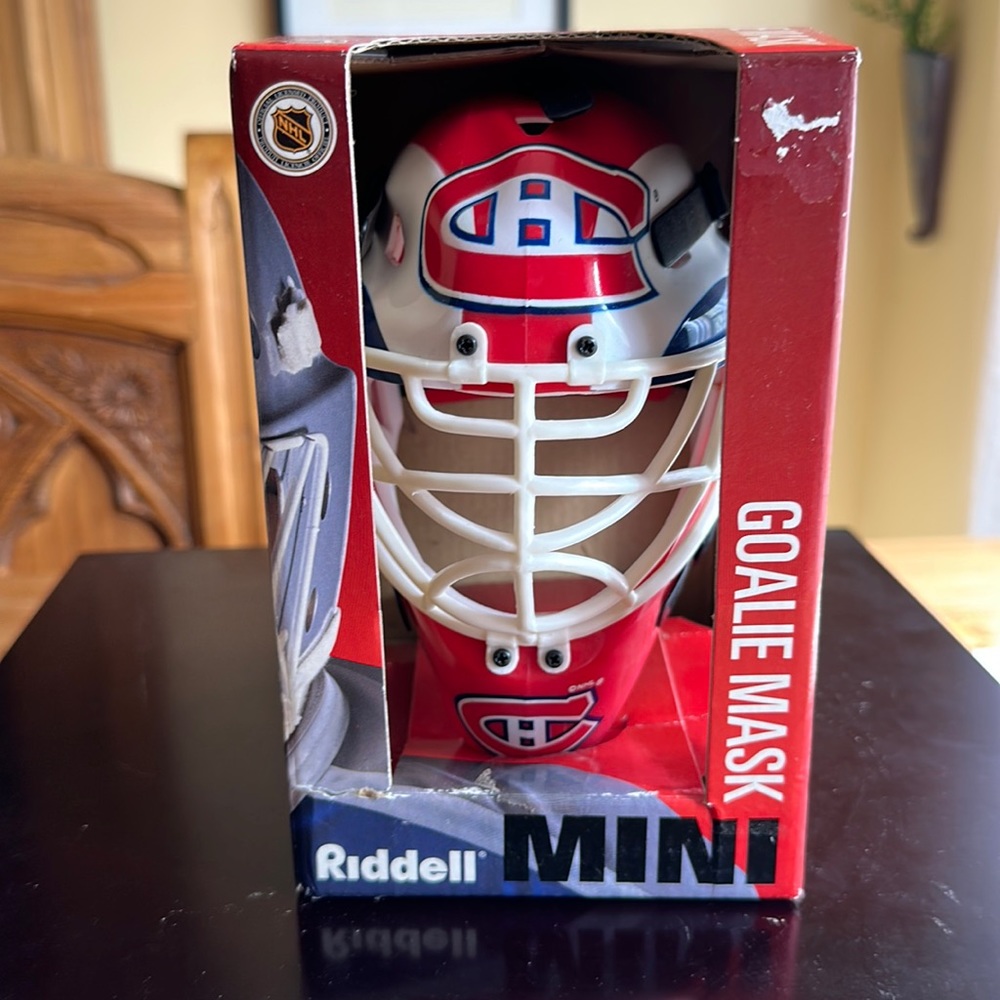 Riddel Montreal Canadians Mini Goalie NWT